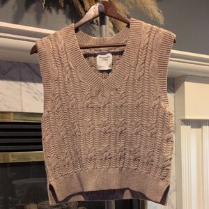Abercombie & Fitch Women's Tan Cable Knit Sweater Vest